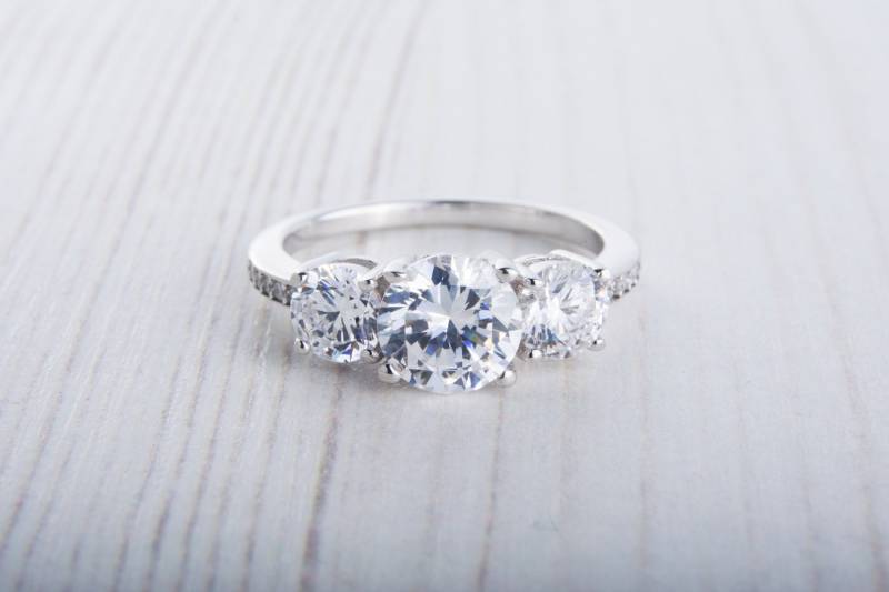 Reduziert Künstlicher Diamant Simulant Trilogy Ring Verfügbar in Weißgold Oder Sterlingsilber - Verlobungsring Ehering Silberring von TheAladdinsCave