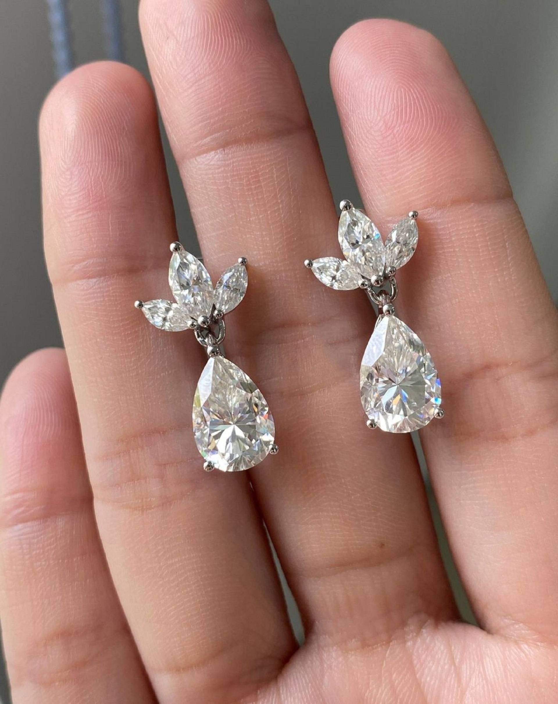 2.3 Tc Pear Drop Charm Danlgy Moissanite Ohrringe Marquise Cut Krone 14K Weißgold Ohrring Regentropfen Dangly Handgemachtes Schmuck Geschenk von TheAmericanGoldHouse