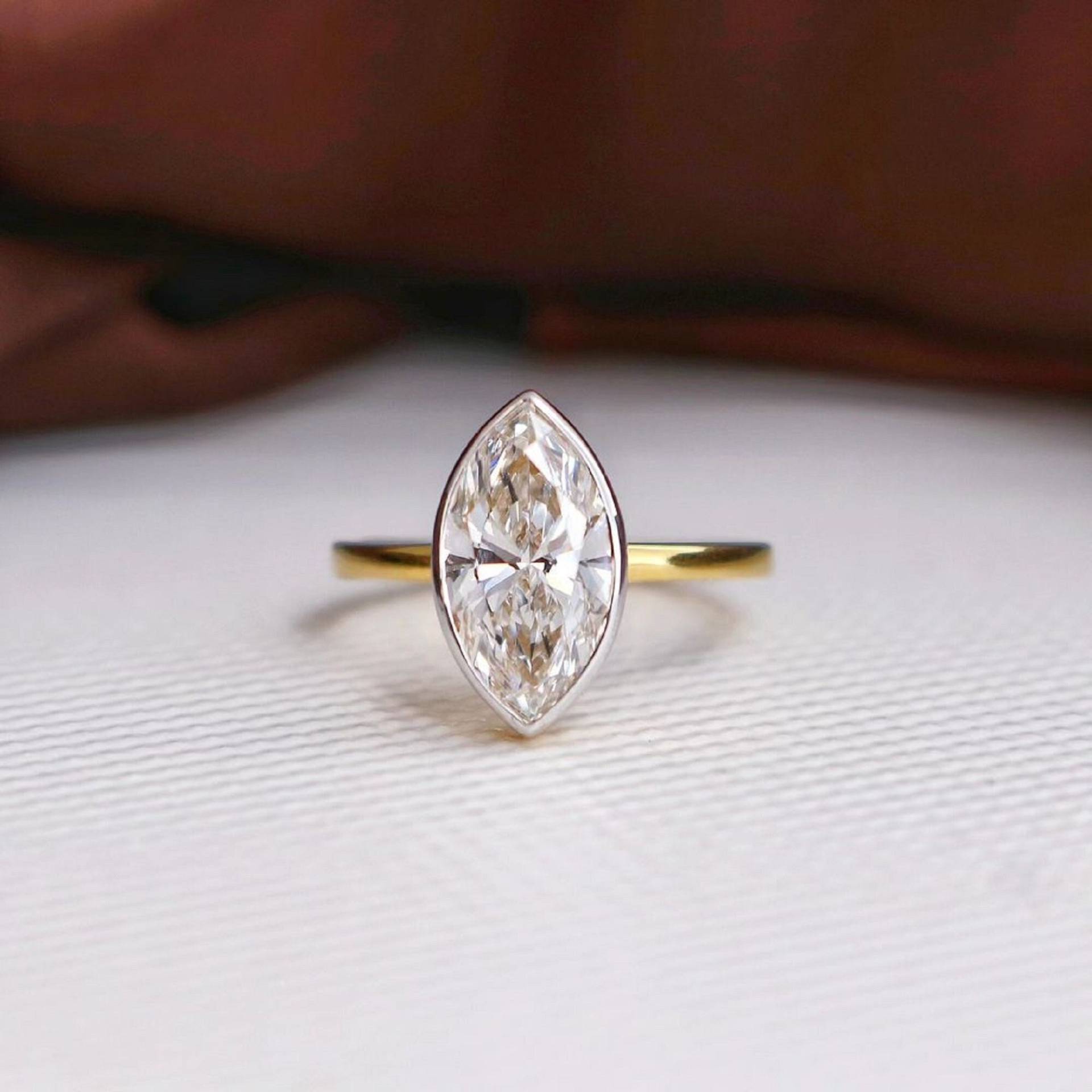 Zarte 1, 5 Marquise Cut Bezel Set Ring_Flawless Moissanite_14K Gelbgold Solitär_Braut Versprechen Ring_Geschenk Für Frauen von TheAmericanGoldHouse