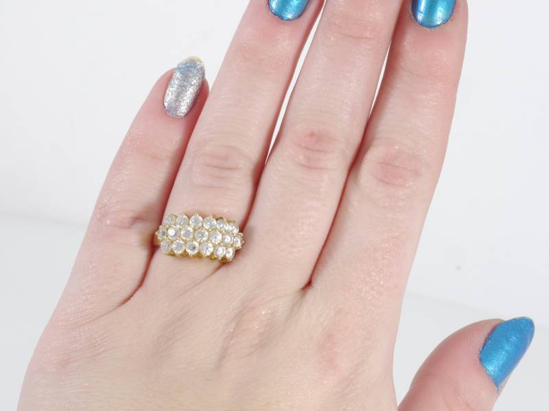 Vintage 10K Gelbgold Dreireihigen Rund Zirkonia Cluster Cocktail Ring von TheAntiqueAppeal