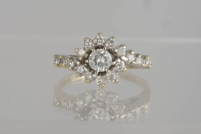 Vintage Nachlass 14K Gelbgold Anspielung Set Diamant Swirl Bypass Verlobungsring von TheAntiqueAppeal