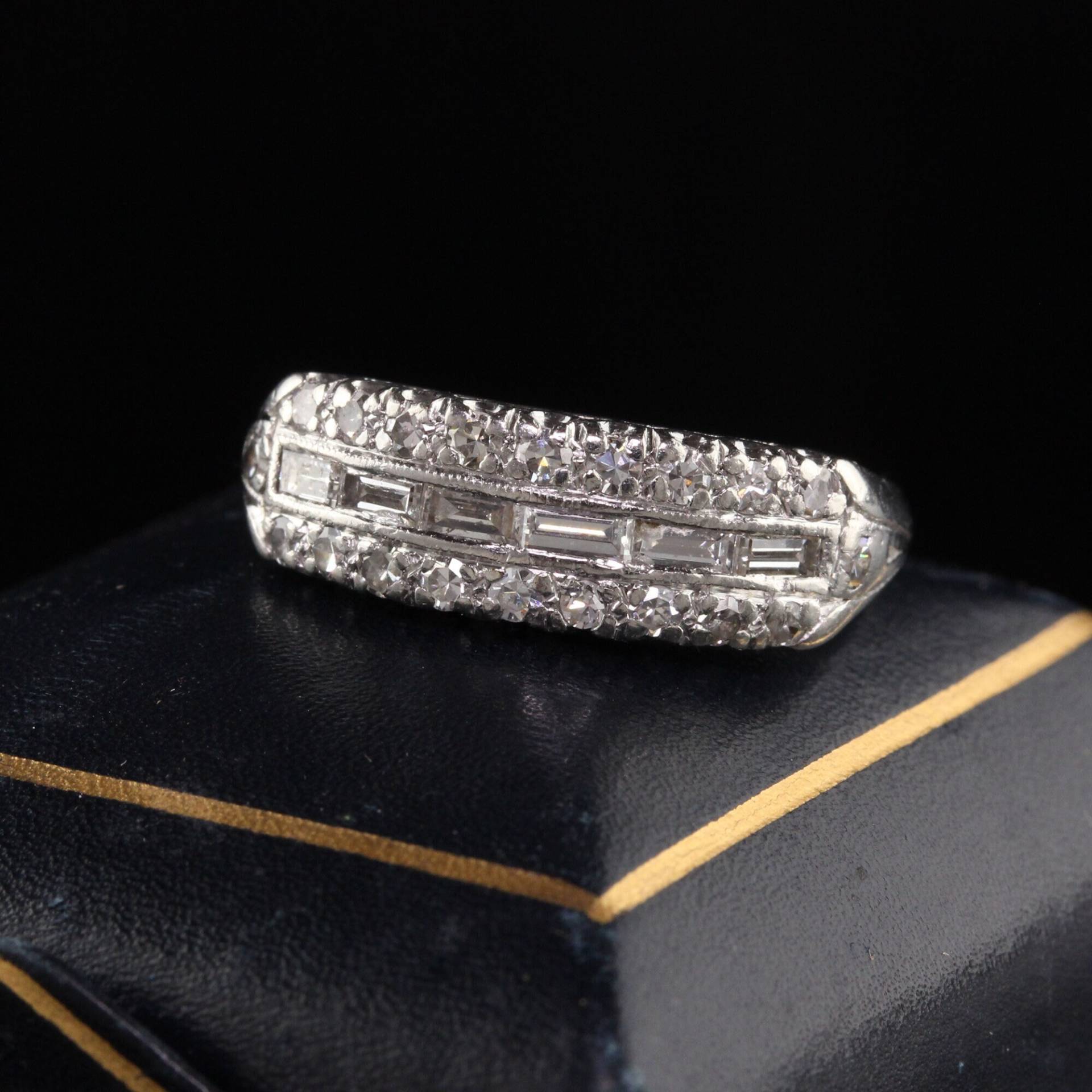 Antike Art Deco Platin Baguette Und Single Cut Diamant Ehering - Größe 5, 25 von TheAntiqueParlour