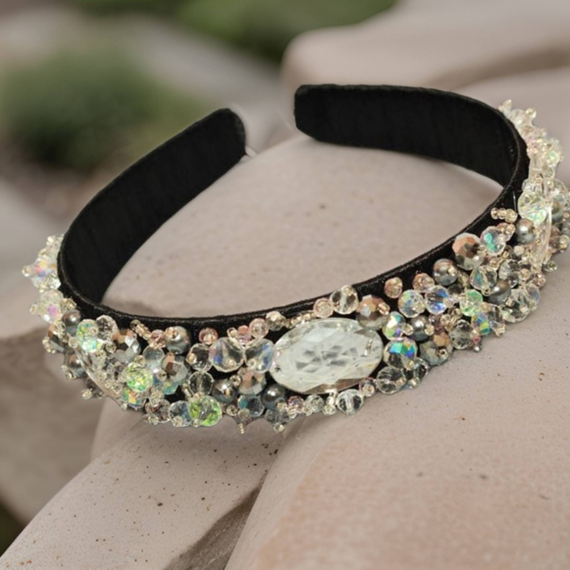 Klares Kristall- Und Perlen-stirnband Für Frauen - Elegantes Headpiece Mit Kristallen Perfekt Jeden Anlass Klares Kristall- Und Perlen-stirnband Für Frauen - Elegantes Headpiece Mit Kristallen Perfekt Jeden Anlass von TheArmenianGroup