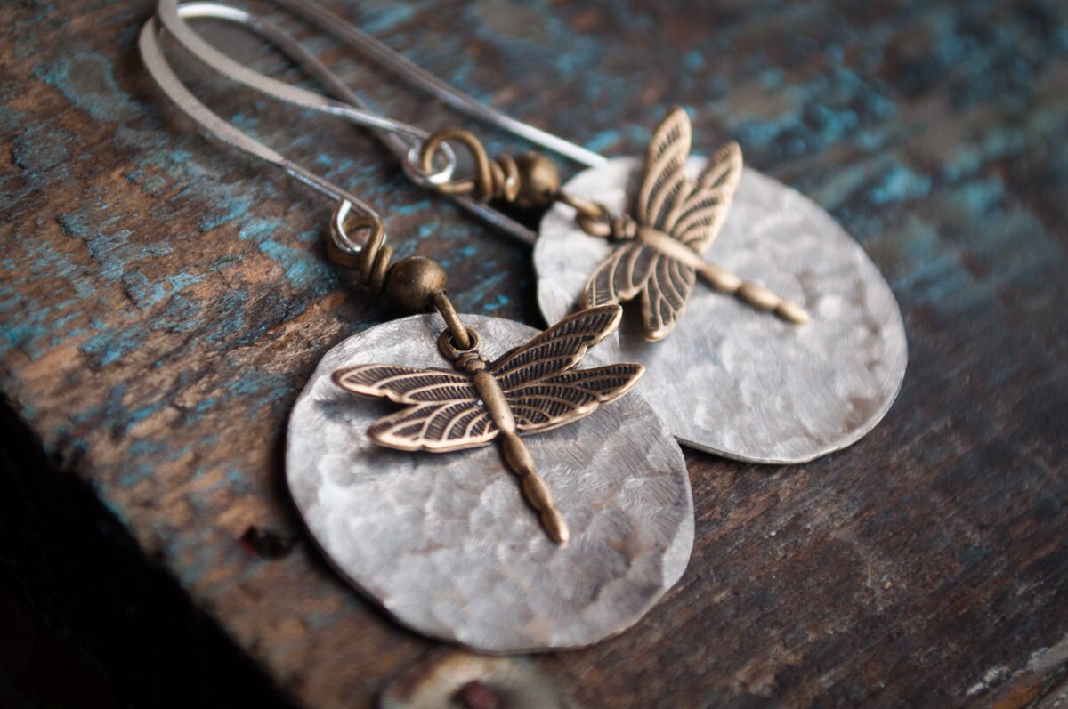 Libelle Ohrringe, Strand Schmuck, Silber Ohrringe Natur Fee Geschenke Für Ihr Yoga Gehämmert Libelle Ohrringe, Strand Schmuck, Silber Ohrringe Natur Fee Geschenke Für Ihr Yoga Gehämmert von TheArtHausStudios