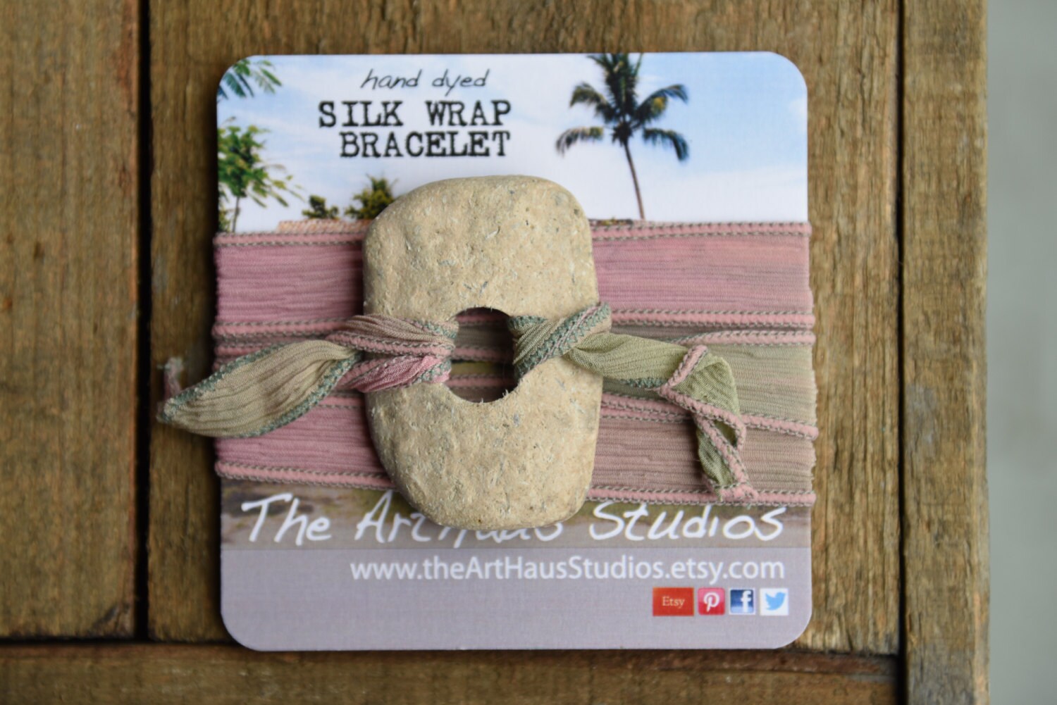 Rosa Armband, Rosa Und Weißen Boho-Wrap, Meer Glasschmuck, Salbei Beach Schmuck, Boho Chic Yoga Schmuck Rosa Armband, Rosa Und Weißen Boho-Wrap, Meer Glasschmuck, Salbei Beach Schmuck, Boho Chic Yoga Schmuck von TheArtHausStudios