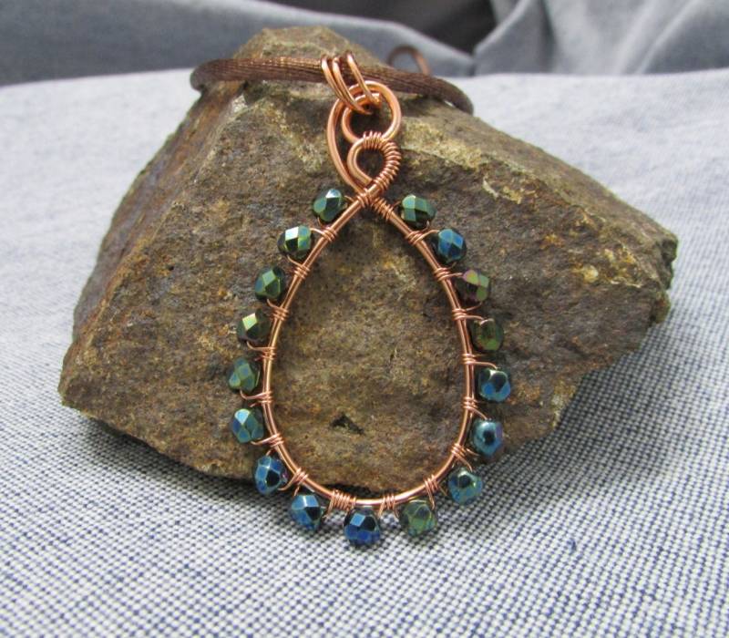 Teardrop Kupfer Und Perlenkette Teardrop Kupfer Und Perlenkette von TheArtisanBeehive