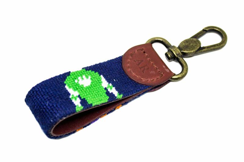 Jockey Silk Needlepoint Schlüsselanhänger Von Asher Riley von TheAsherRileyProject