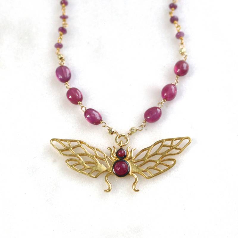 Einzigartige Rubin Bug Kette, 22K Gold Vermeil Insekt Anhänger, Pink Saphir, Rubin 14K Fill Einzigartige Rubin Bug Kette, 22K Gold Vermeil Insekt Anhänger, Pink Saphir, Rubin 14K Fill von TheAtelier
