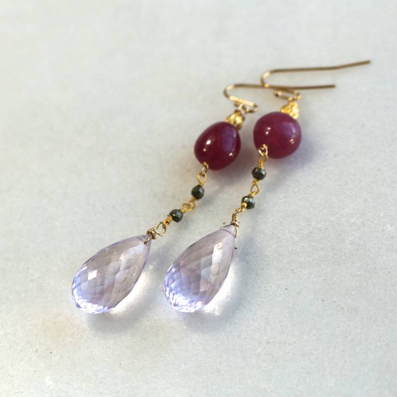 Pink Amethyst, Saphir, Pyrit Xlong Fokal Ohrringe in 22Kg Vermeil Pink Amethyst, Saphir, Pyrit Xlong Fokal Ohrringe in 22Kg Vermeil von TheAtelier