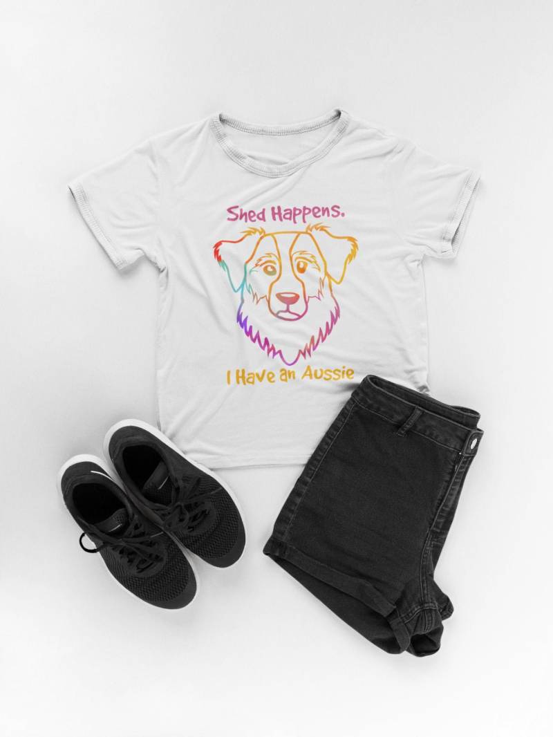 Shed Happens Ich Habe Einen Aussie - Australian Shepherd Hund Shepard Red Merle Blue Mehrere Farboptionen Shed Happens Ich Habe Einen Aussie - Australian Shepherd Hund Shepard Red Merle Blue Mehrere Farboptionen von TheAussieLife