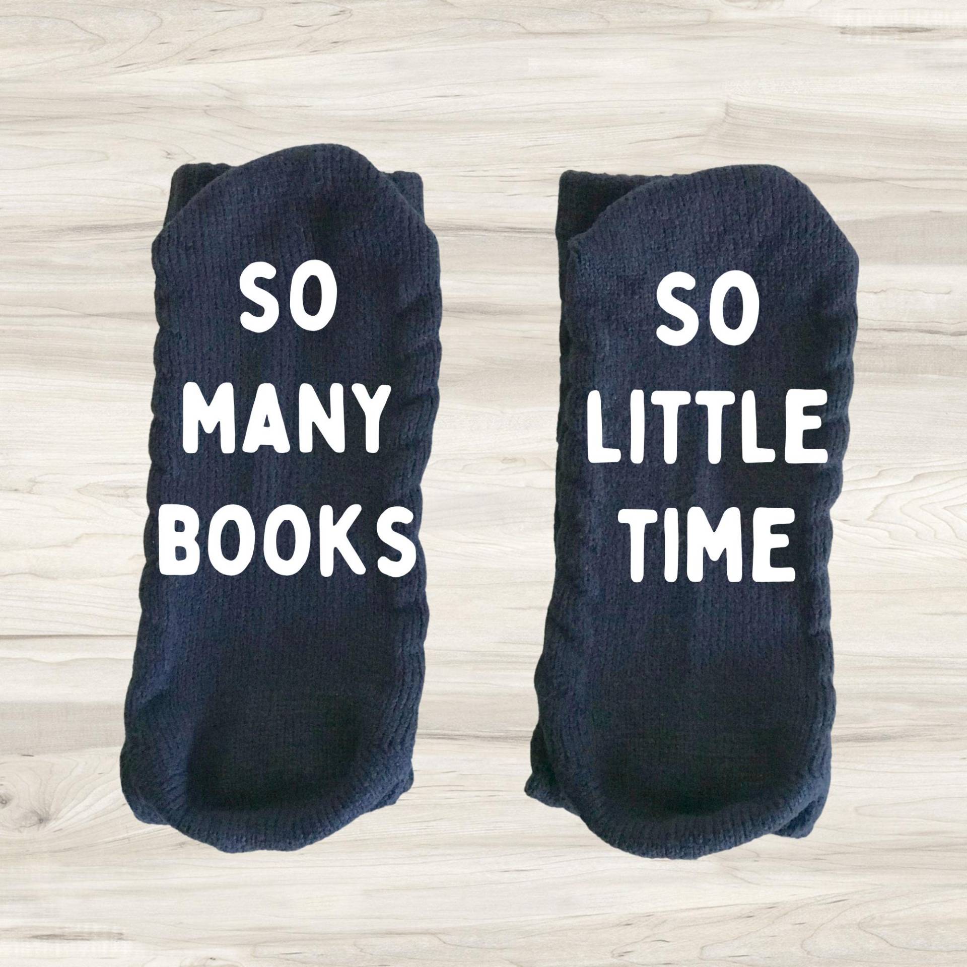 Buchsocken So Viele Bücher Wenig Zeit Weihnachtsgeschenk Geschenk Für Leser Buchliebhaber Wenn Sie Dies Lesen Können Socken Buchklub Buchgeschenk von TheAvenueGirls