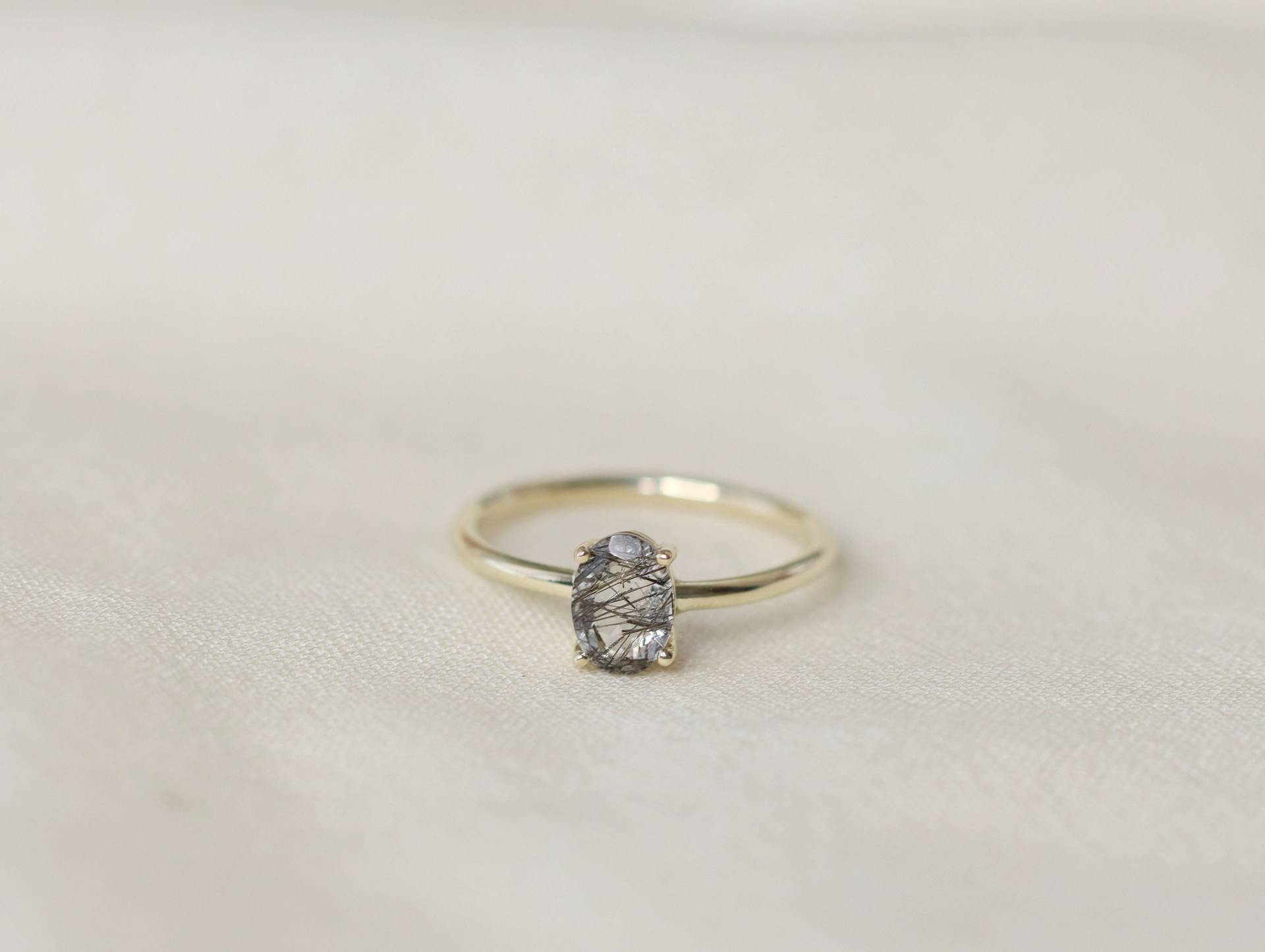 7x5 Oval Turmalinquarz Solitär Ring, Schwarzer Rutilquarz Verlobungsring, Salz Und Pfefferquarz, 585Er Sterling Silber von TheBeaLine