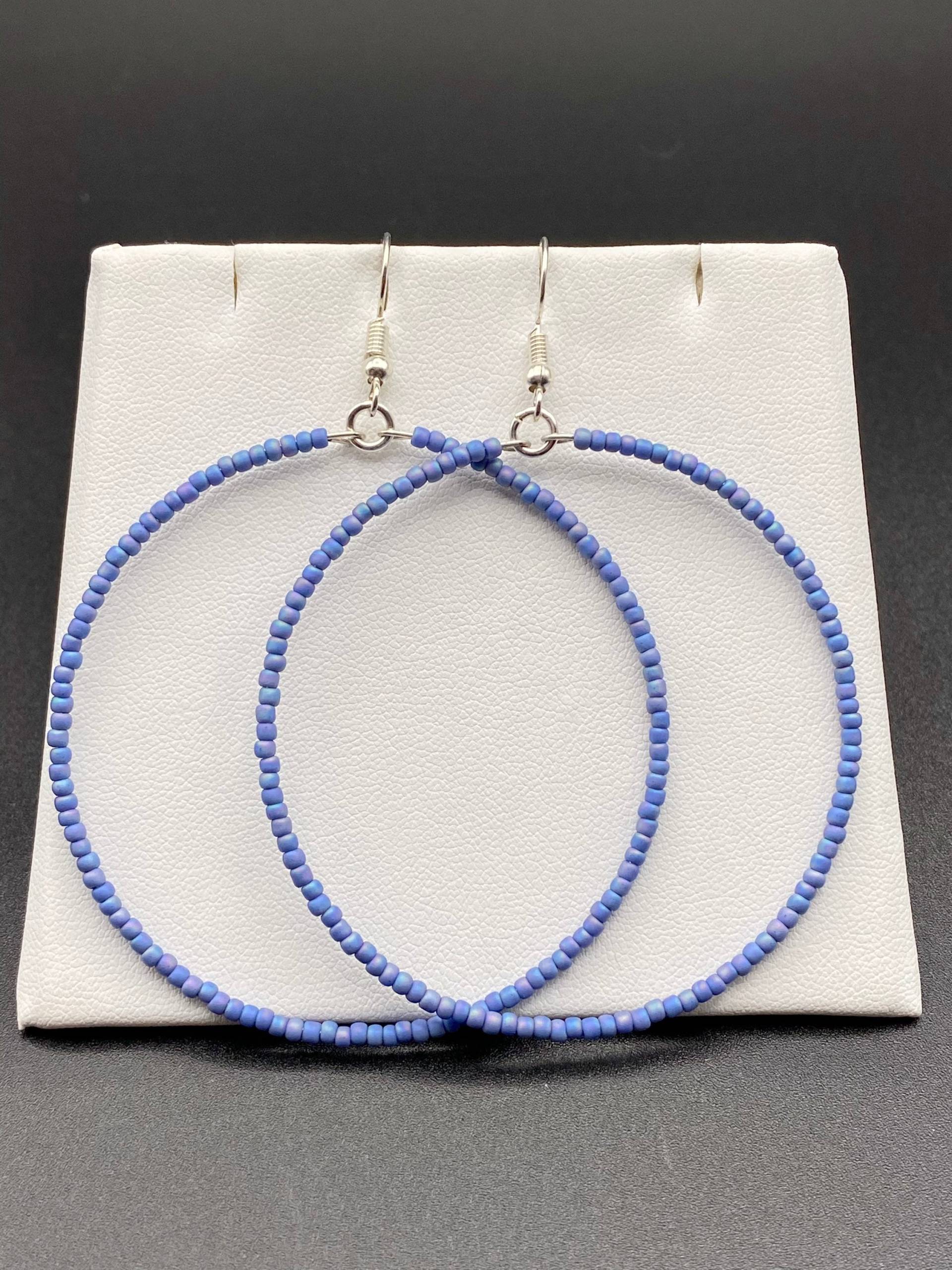 Creolen Ohrringe in Der Farbe Lavendel von TheBeadedCactusShop
