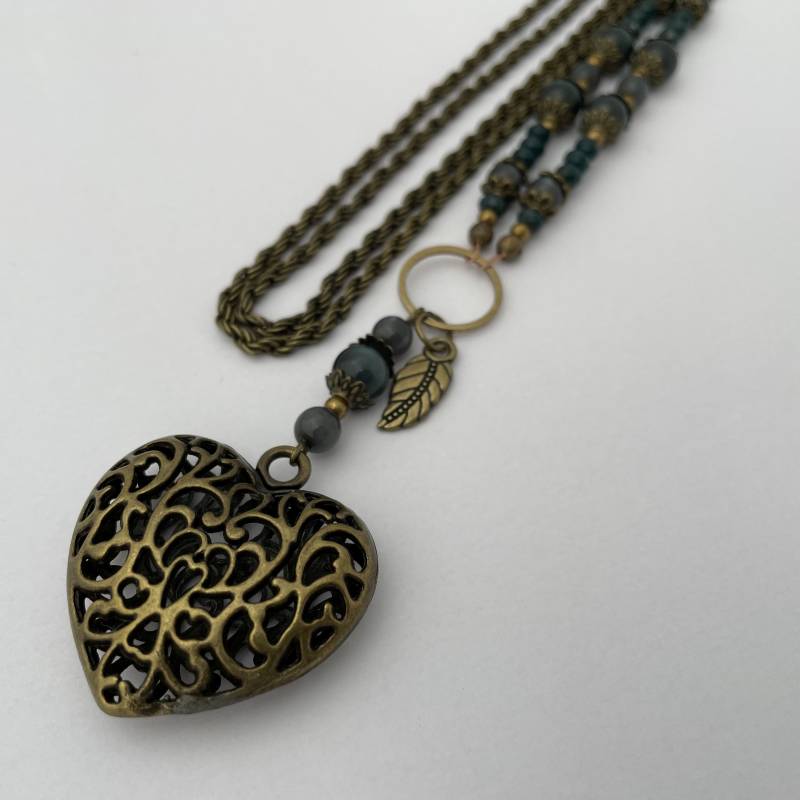 Bronze Kette Mit Herz-Anhänger, Blaugrüne Polaris - Und Glasschliff-Perlen, Geschenkidee, Filigrane Perlenkette von TheBeautifulOneShop