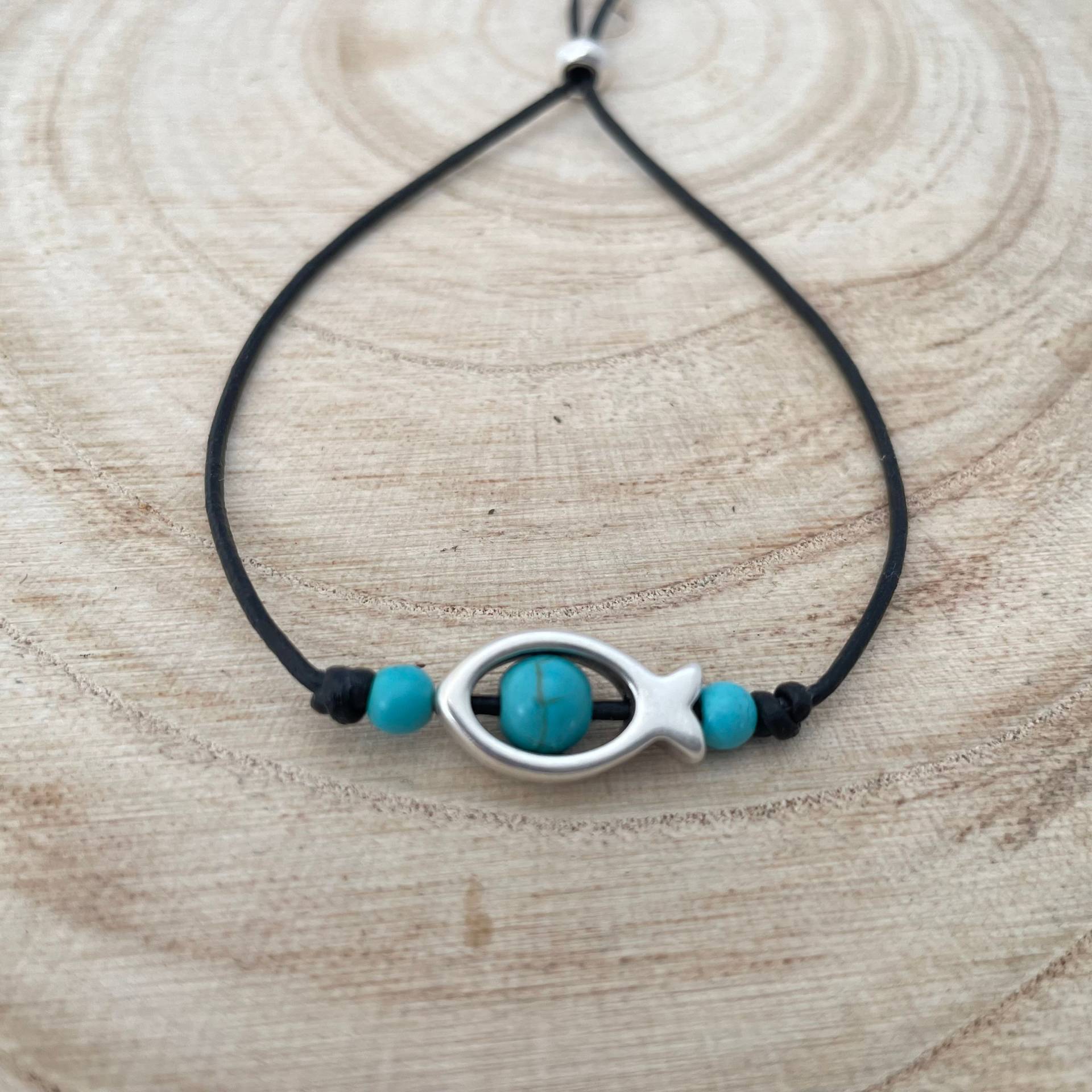 Fisch Mit Türkisperlen, Zierliches Lederarmband, Maritimer Sommerschmuck, Ichtys, Geschenkidee Kommunion, Konfirmation, Taufe, Fisch Armband von TheBeautifulOneShop