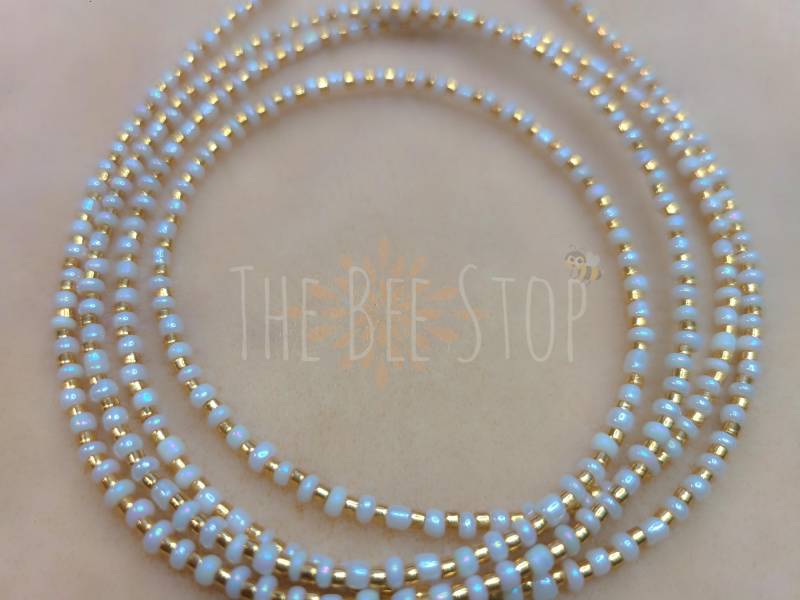 Gold N White ~》 Taillenperlen | Edelstahl-Verschluss Bauch Perlen Bauchkette Körperschmuck Boho Strand Handarbeit Auf Bestellung Gold N White ~》 Taillenperlen | Edelstahl-Verschluss Bauch Perlen Bauchkette Körperschmuck Boho Strand Handarbeit Auf Bestellung von TheBeeStop