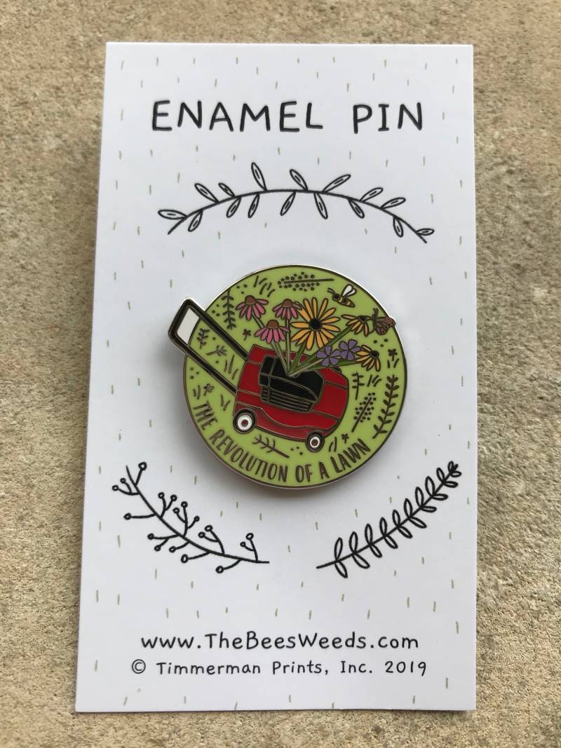 Die Revolution Eines Rasens [Rettet Die Bienen] Enamel Pin von TheBeesWeeds