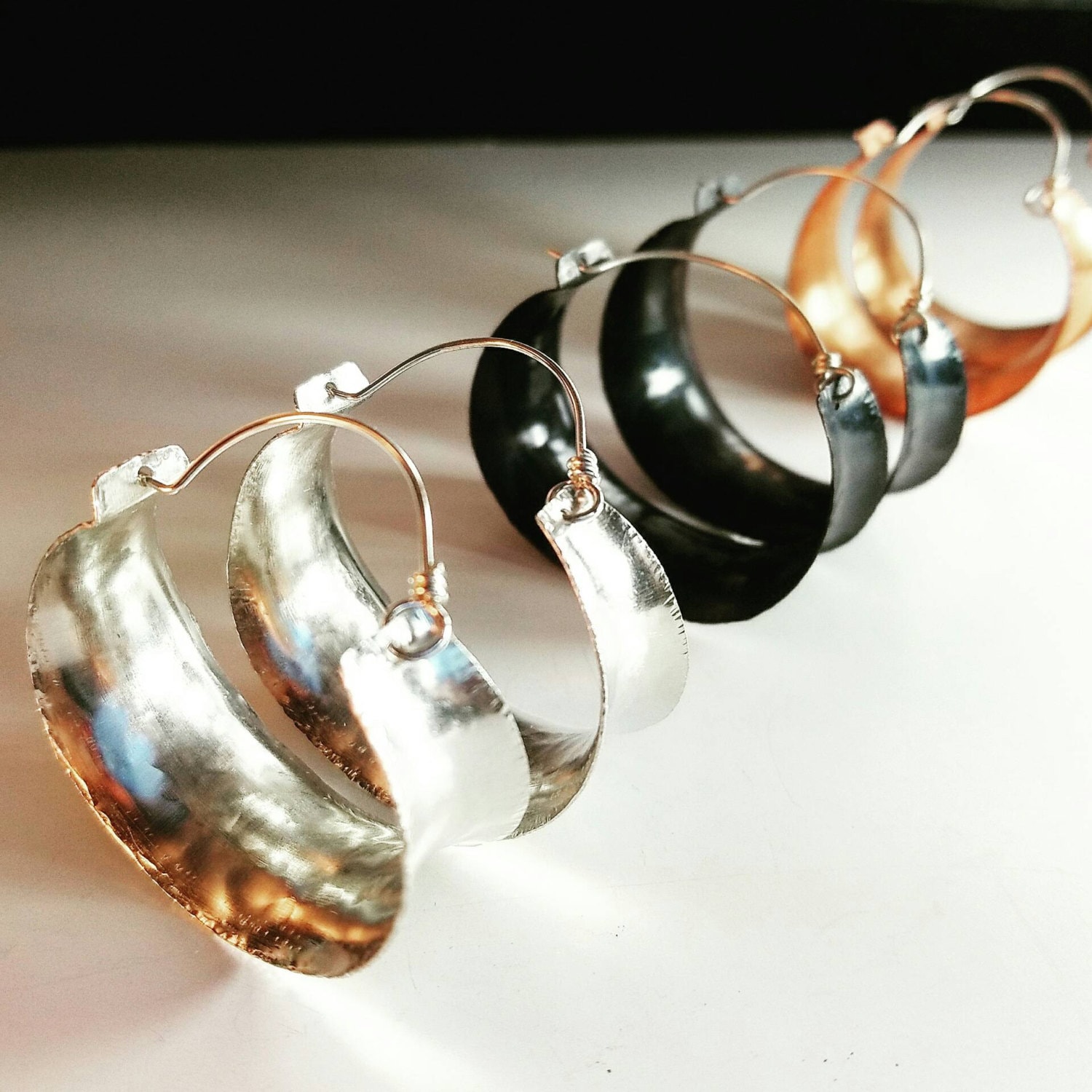Anticlastic Kupfer Ohrringe, Große Boho Hoops, Hand Geschmiedete Handwerker Schmuck Anticlastic Kupfer Ohrringe, Große Boho Hoops, Hand Geschmiedete Handwerker Schmuck von TheBentMoon