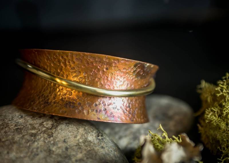 Hand, Geschmiedete Gemischte Metall Armband Aus Kupfer Und Messing Manschette, Minimalistisch Einzigartig Müssen Stücke Hand, Geschmiedete Gemischte Metall Armband Aus Kupfer Und Messing Manschette, Minimalistisch Einzigartig Müssen Stücke von TheBentMoon