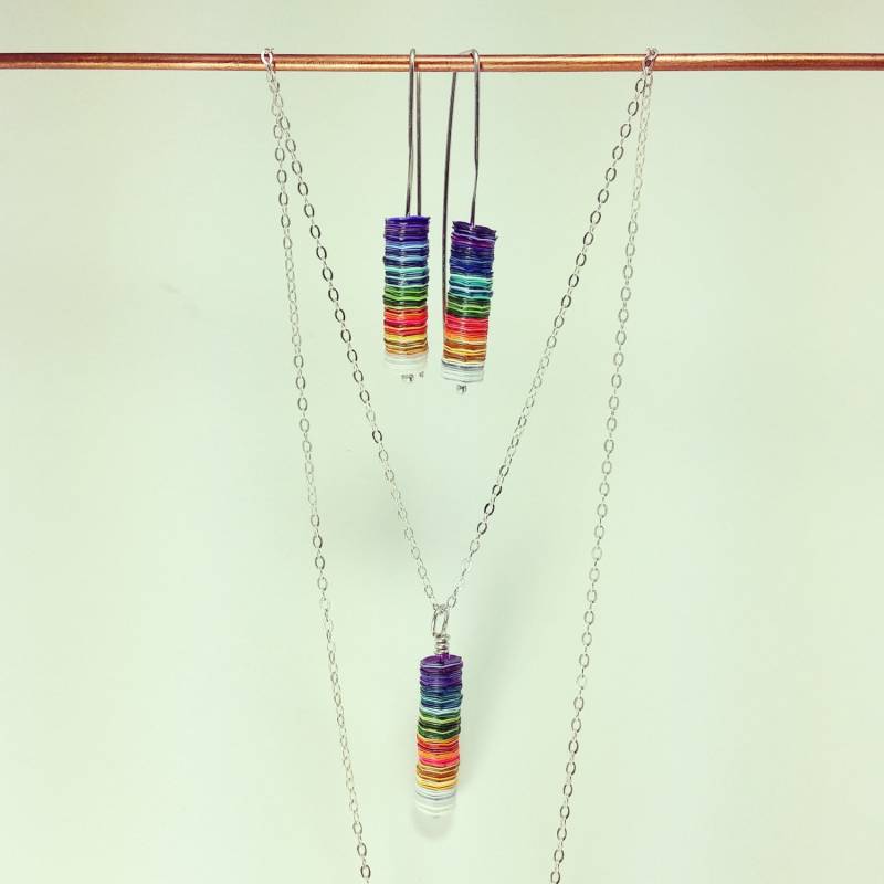 Regenbogen-Magie, Feines Silber Und Bunten Pailletten Schmuck, Ohrringe Halskette, Großes Geschenk Für Sie Regenbogen-Magie, Feines Silber Und Bunten Pailletten Schmuck, Ohrringe Halskette, Großes Geschenk Für Sie von TheBentMoon