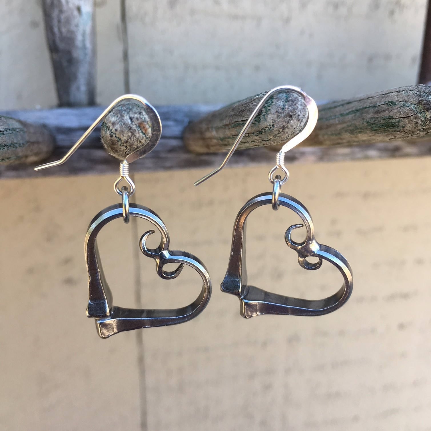 Valentinstag Hufeisen Nagel Herz Ohrringe Auf Sterling Ohrhaken Valentinstag Hufeisen Nagel Herz Ohrringe Auf Sterling Ohrhaken von TheBentNail