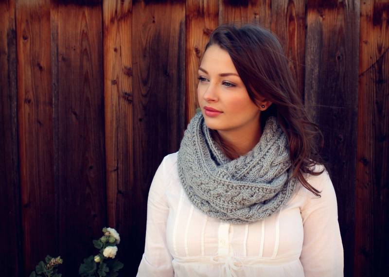 Herbst Infinity Schal. Handgemachter Strickschal. Strickzubehör. Herbstgrauer Strickschal Im Herbst. Geschenk Für Sie von TheBirdTales