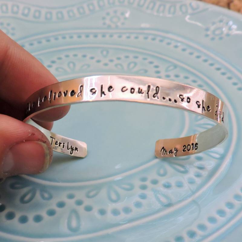 Affirmation Armband, Sie Glaubte, Könnte So Tat Dünne Manschette, Geschenk Für Sie, Sterling Silber Kupfer Messing von TheBlackbirdBijou