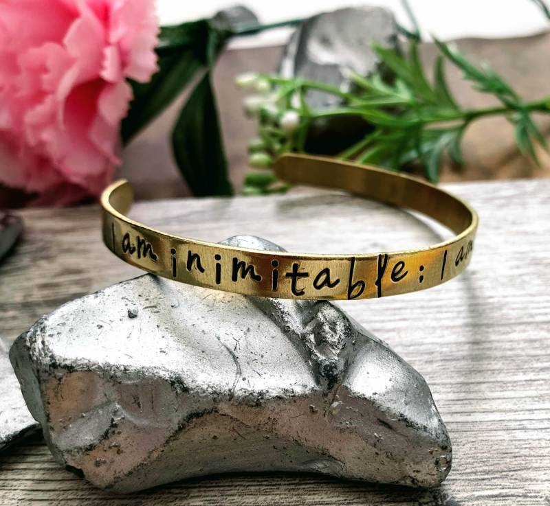 Hamilton Musik Armband Manschette, Ich Bin Unnachahmlich; Ich Ein Original, Broadway Musical Texte, Sterling Silber, Messing, Kupfer Oder Aluminium von TheBlackbirdBijou