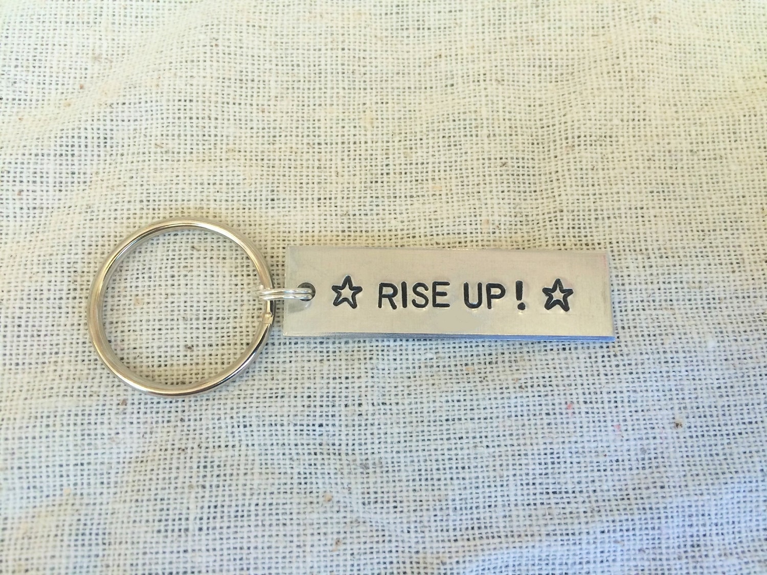 "Hamilton Rise Up "Rise Up" Schlüsselband, Schlüsselanhänger, Alexander Problem, Geschenk Für Fan, Silber Handgestempelt." von TheBlackbirdBijou