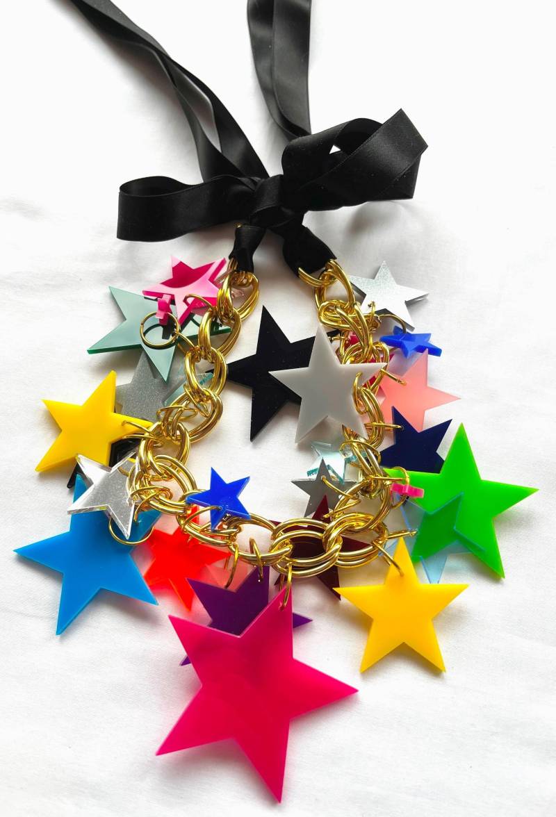 Kette Collier Halskette Sterne Sternchen Lasercut Acrylglas Acryl Alu Satin Schleife Bow Gold Schwarz Bunt Neon Regenbogen Theblingoffice von TheBlingOffice
