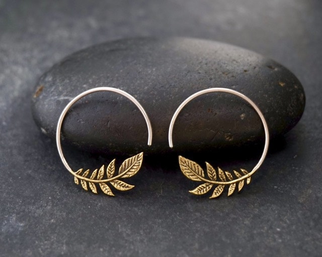 Blatt Hoop Ohrringe Natur Schmuck - Olive Gold-Ton Mit Massiven Sterling Creolen | 134B von TheBlissfulCo