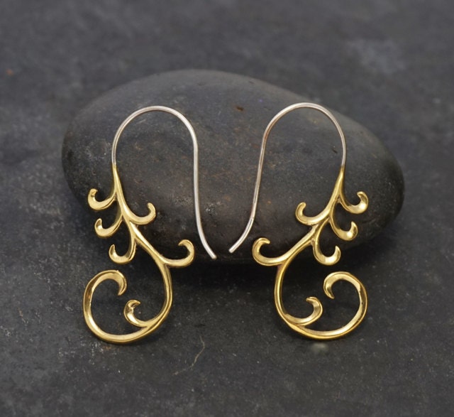 Jugendstil Ohrringe - Messing Mit Silberbügel | B37 von TheBlissfulCo