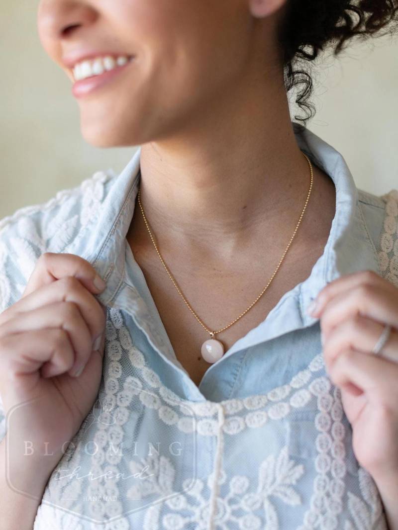 Emaille Gold Filled Runde Medaillon - Einfache & Minimalist Schmuck Charms Emaille Gold Filled Runde Medaillon - Einfache & Minimalist Schmuck Charms von TheBloomingThread