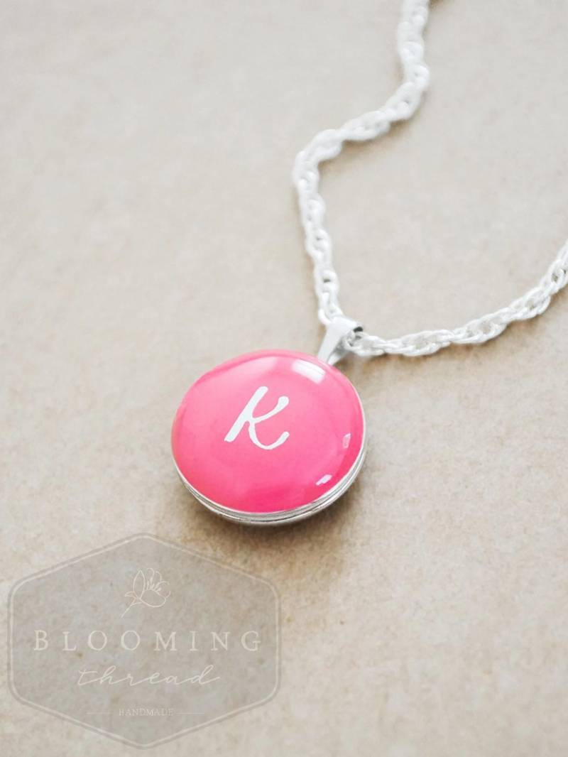 Silber Medaillon - Schreibschrift Monogramm Initial Personalisierte Buchstabe Halskette Silber Medaillon - Schreibschrift Monogramm Initial Personalisierte Buchstabe Halskette von TheBloomingThread