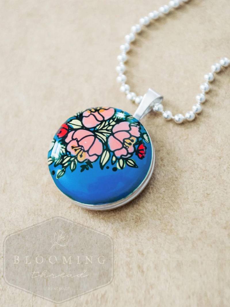 sterling Silber Medaillon Halskette - Türkis Und Koralle Wildblumen Emaillierte Anhänger von TheBloomingThread