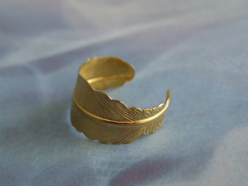 Gold Federring, Verstellbarer Ring, Federwickelring, Über Knöchelring Gold Federring, Verstellbarer Ring, Federwickelring, Über Knöchelring von TheBlossomKiss