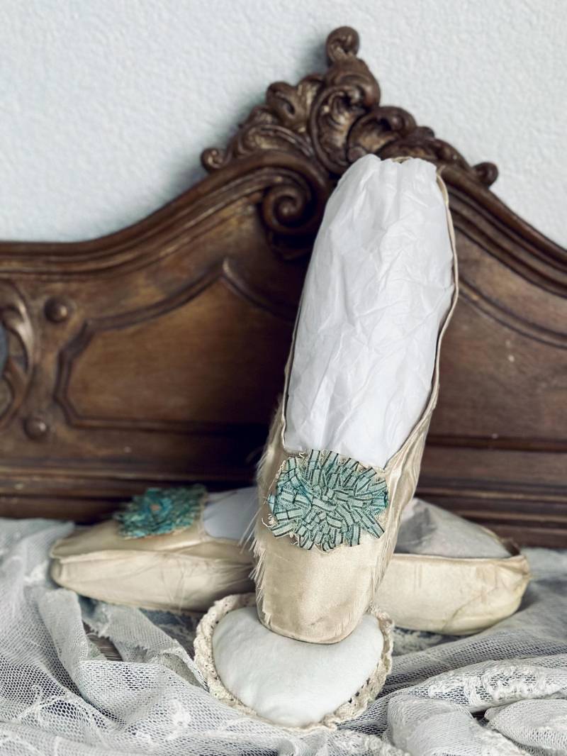 Regency Satin Slippers von TheBlueCrowVintage