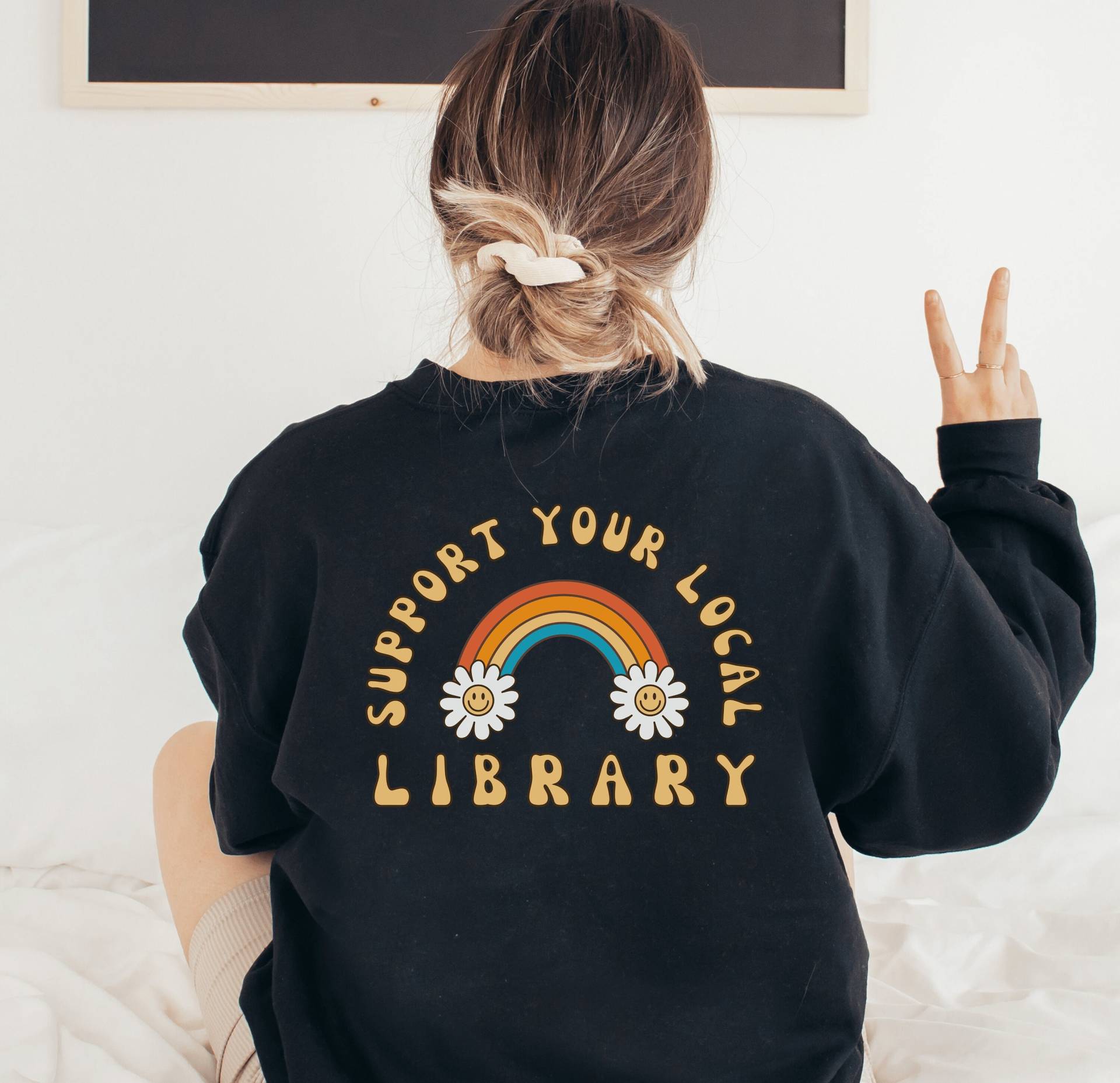 Unterstützen Sie Ihre Lokale Bibliothek Bücherwurm Sweatshirt Bibliothekar Geschenke Reading Booktok Buchliebhaber Geschenk von TheBookishCollective