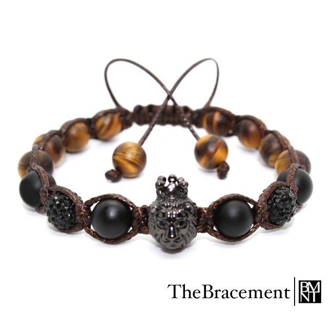 Handgefertigtes Gekrönter Löwe Makramee Perlenarmband - 8 Mm Tigerauge, Matt Schwarzer Achat, Schwarze Polymer Clay Strasssteine Lion Pave Cz von TheBracement