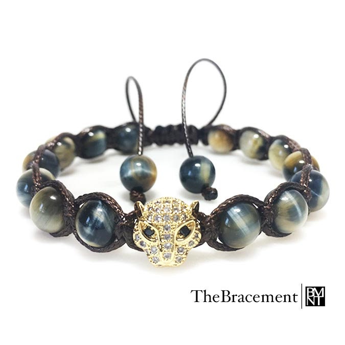 Handgefertigtes Leopard Makramee Verstellbares Perlen Armband - 8 Mm Rund Blau Gelb Tigerauge Edelstein Micro Pave Cz Gold Tone Anhänger Handgefertigtes Leopard Makramee Verstellbares Perlen Armband - 8 Mm Rund Blau Gelb Tigerauge Edelstein Micro Pave Cz Gold Tone Anhänger von TheBracement