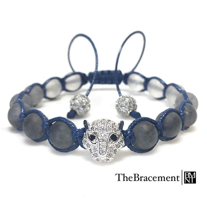 Handgefertigtes Leopard Makramee Verstellbares Perlenarmband - 8 Mm Runde Gefrostete Natürliche Graue Achatperlen Micro Pave Cz Silberfarbener Handgefertigtes Leopard Makramee Verstellbares Perlenarmband - 8 Mm Runde Gefrostete Natürliche Graue Achatperlen Micro Pave Cz Silberfarbener von TheBracement
