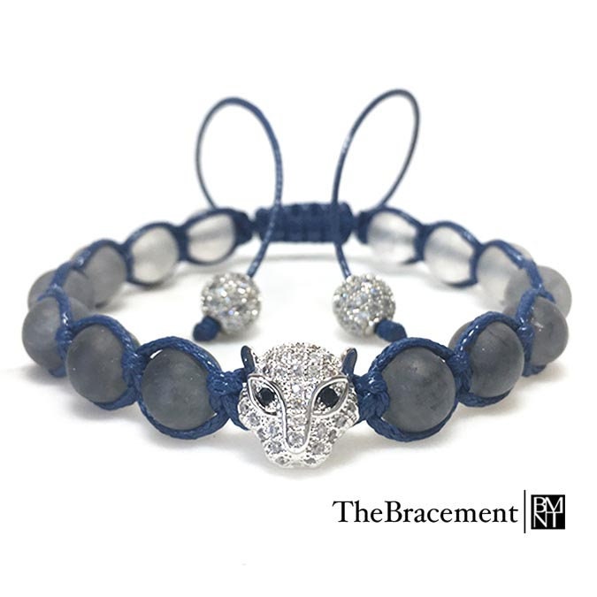Handgefertigtes Leopard Makramee Verstellbares Perlenarmband - 8 Mm Runde Gefrostete Natürliche Graue Achatperlen Micro Pave Cz Silberfarbener Handgefertigtes Leopard Makramee Verstellbares Perlenarmband - 8 Mm Runde Gefrostete Natürliche Graue Achatperlen Micro Pave Cz Silberfarbener von TheBracement