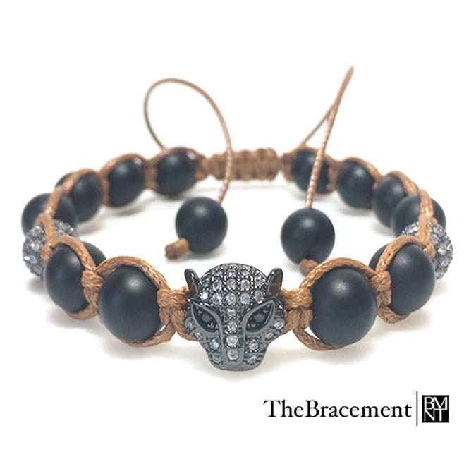 Handgefertigtes Leopard Makramee Verstellbares Perlenarmband - 8 Mm Runde Mattschwarze Natürliche Achat-Edelsteine Micro Pave Cz Gunmetal Handgefertigtes Leopard Makramee Verstellbares Perlenarmband - 8 Mm Runde Mattschwarze Natürliche Achat-Edelsteine Micro Pave Cz Gunmetal von TheBracement