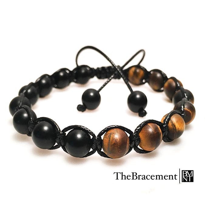 Handgefertigtes Makramee-Verstellbares Perlenarmband - 8 Mm Runde Gefrostete Schwarze Natürliche Achat-, Tigerauge-Edelsteine Handgefertigtes Makramee-Verstellbares Perlenarmband - 8 Mm Runde Gefrostete Schwarze Natürliche Achat-, Tigerauge-Edelsteine von TheBracement