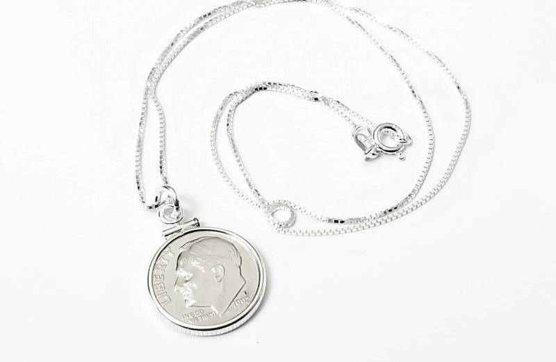 16. Geburtstags-Geschenke Für Mädchen 2008 2009 2010 Sterling Silber Us Dime-Halskette Anhänger Geburtstag Geschenke Mädchen-Mama-Bonbon-Sechzehn von TheBrightPenny