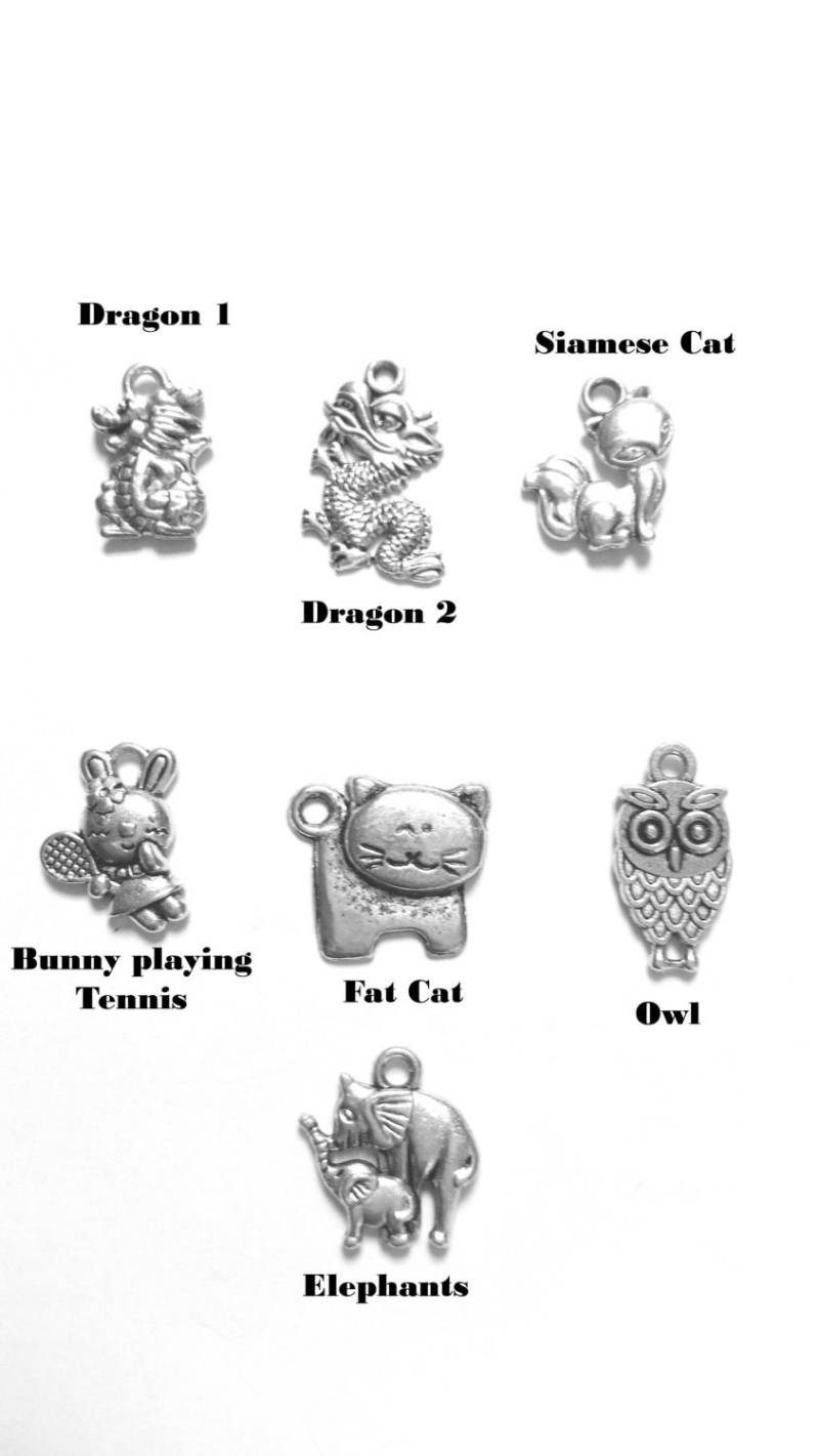 Drachenhase Hase Eule Kitty Katze Elefanten - Listing Is For One Charm von TheBrightPenny
