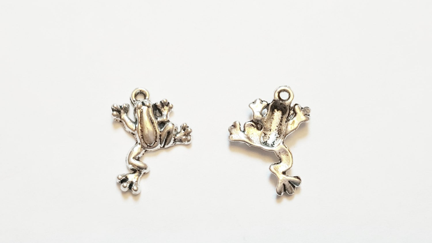 Frosch Anhänger Ribbit Toad - Listing Is For One Charm Frosch Anhänger Ribbit Toad - Listing Is For One Charm von TheBrightPenny