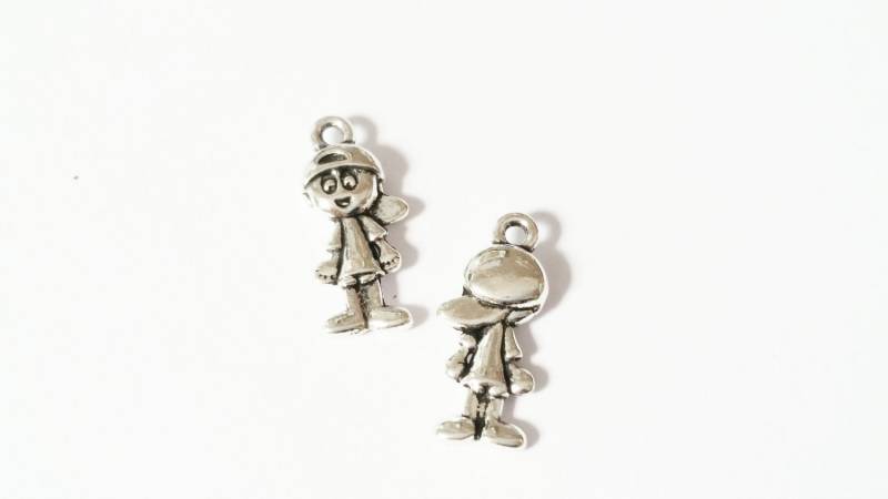 "Kleiner Junge "Kleines Mädchen" Enkel Tochter Sohn Urenkel Neffe Baby Bay Mädchen Anhänger - Angebot Gilt Für Einen Anhänger." von TheBrightPenny