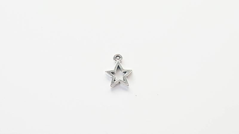 star Celestial Twinkle Little Shine Bright Winter Sky Sun Solar Charm - Listing Is For One von TheBrightPenny