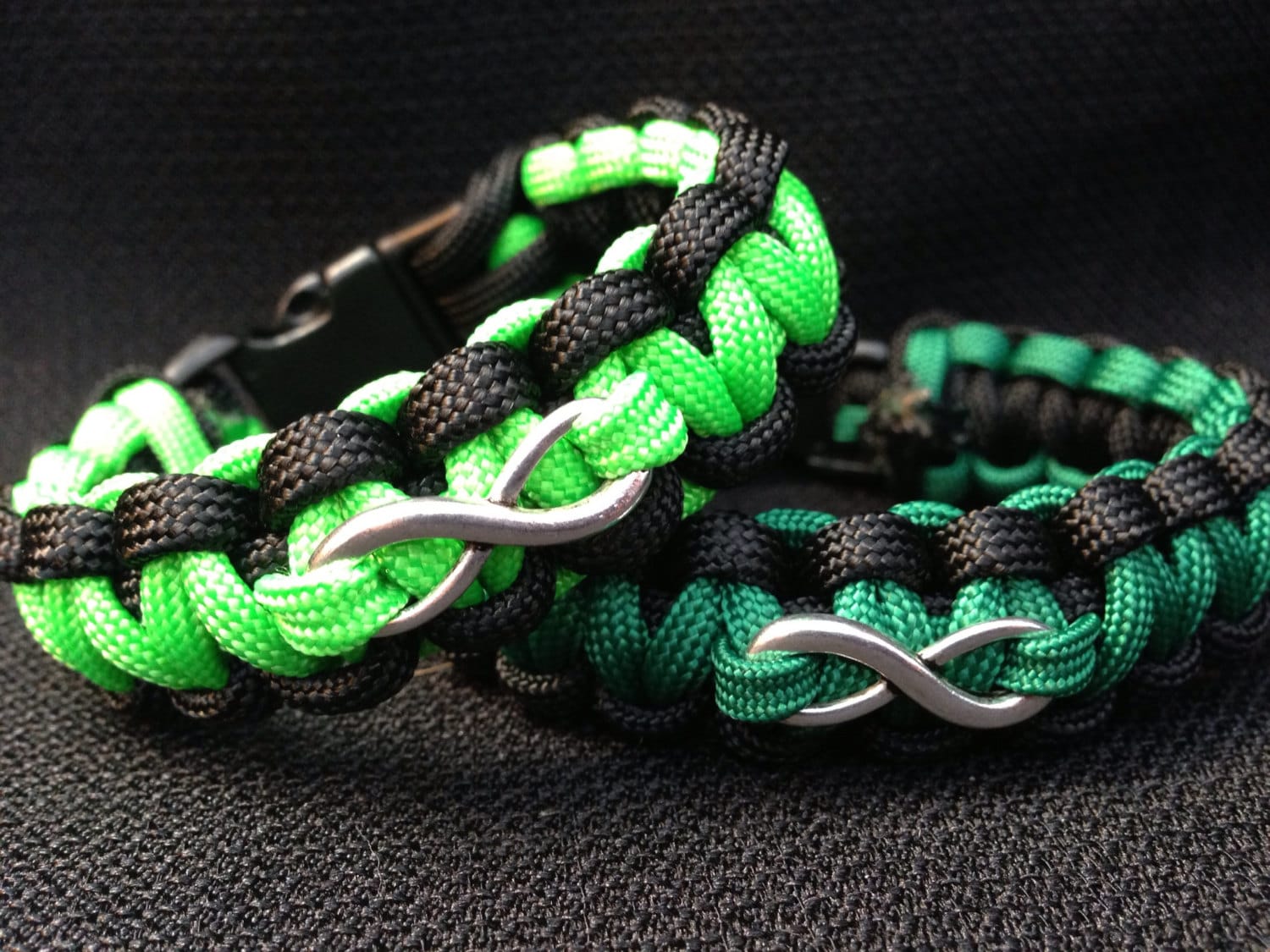 Paracord Armband Mit Infinity Anhänger | Cobra Weave von TheBuckeyeParacord